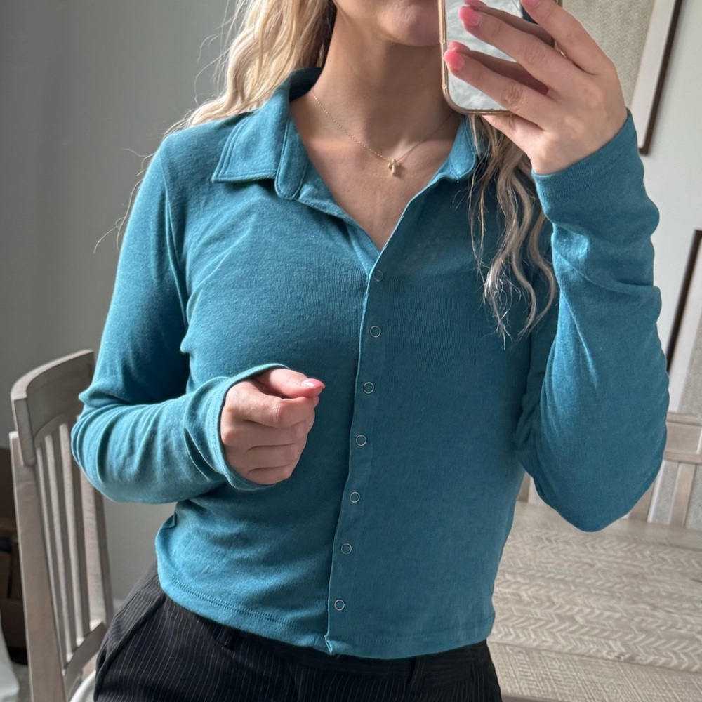 Teal Long Sleeve Button-Up Top - Picture 8 of 13